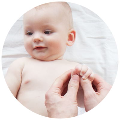 roswithabors_babymassage_hand_button